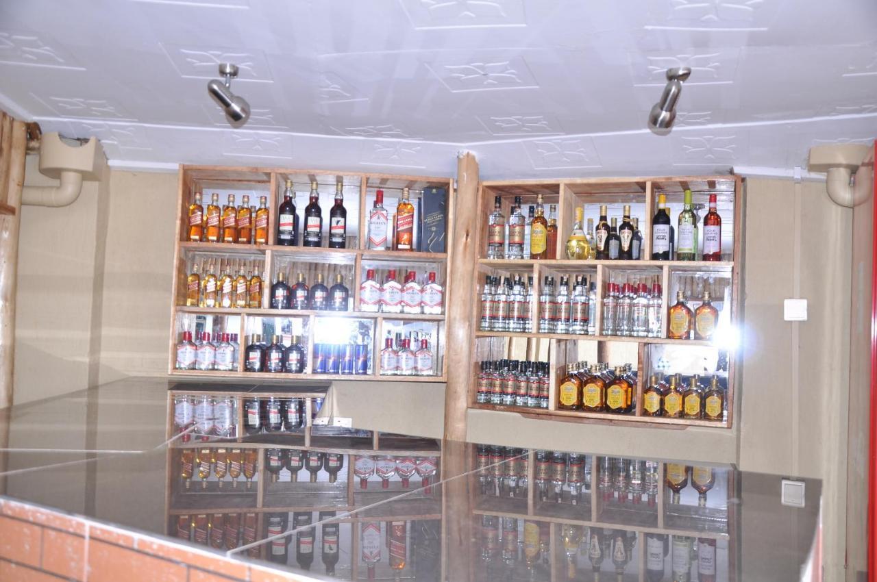 Golden View Hotel Ibanda Buitenkant foto