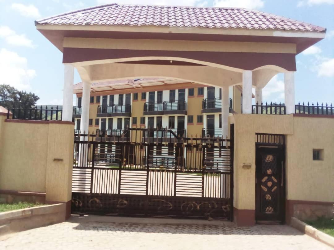 Golden View Hotel Ibanda Buitenkant foto